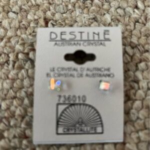 Sleek Silver Cell Phone with Advanced Features